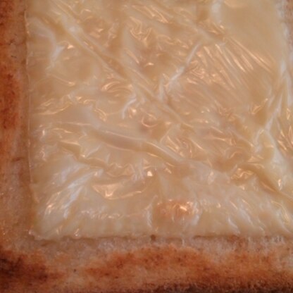 雑穀パンでやってみました(*^o^*) チーズの塩味とはちみつの甘さがマッチして美味しかったですo(^-^)o